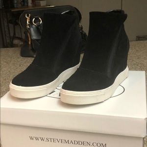 Steve Madden Women’s Wedge Sneaker size 5.5